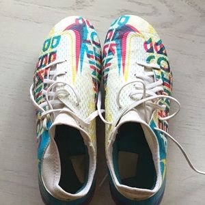 Nike Phantom soccer cleats girls size 5.5 worn one